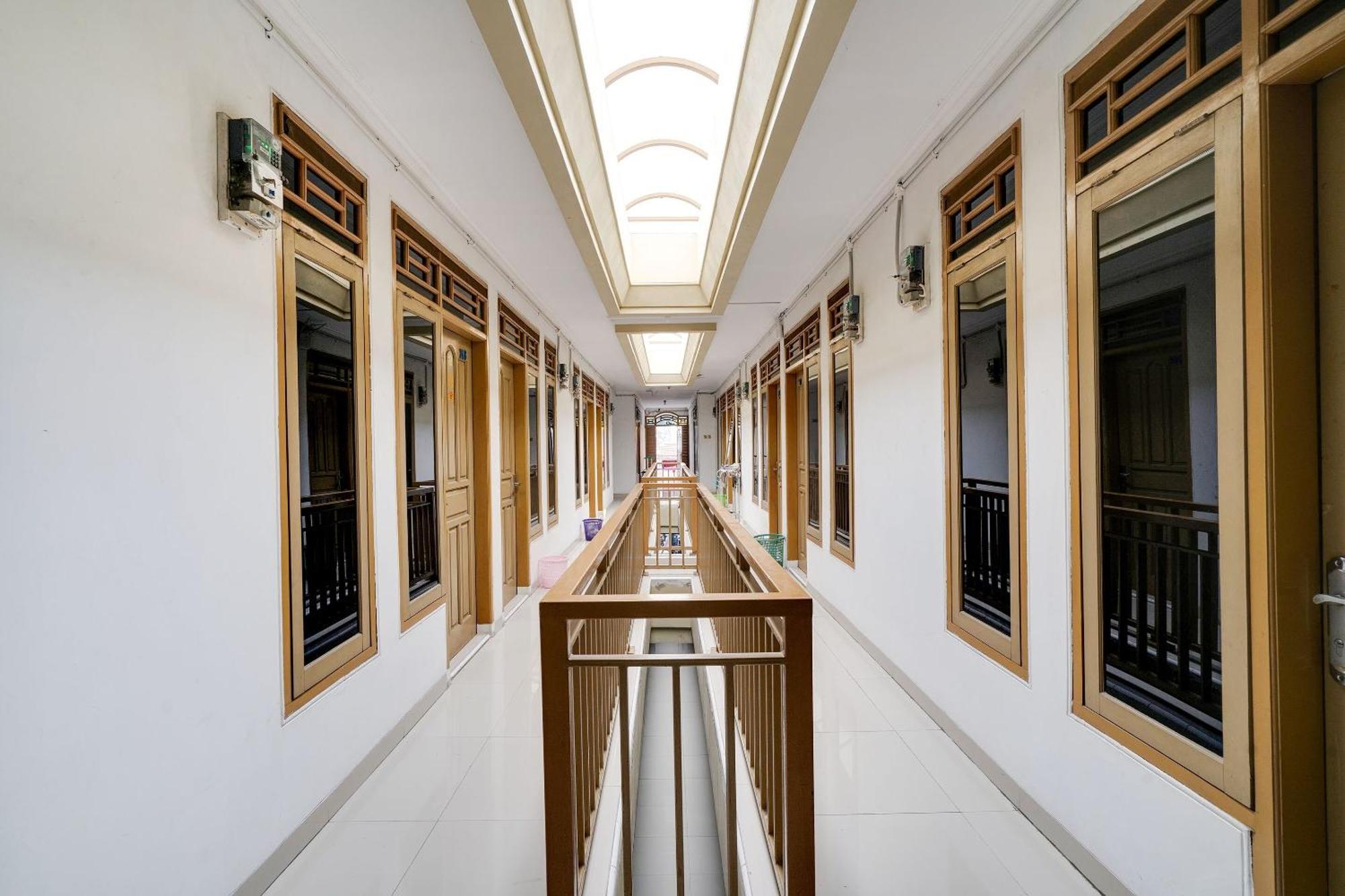 Oyo Life 91994 Sawerigading Jatinangor Syariah Hotel Sayang ภายนอก รูปภาพ