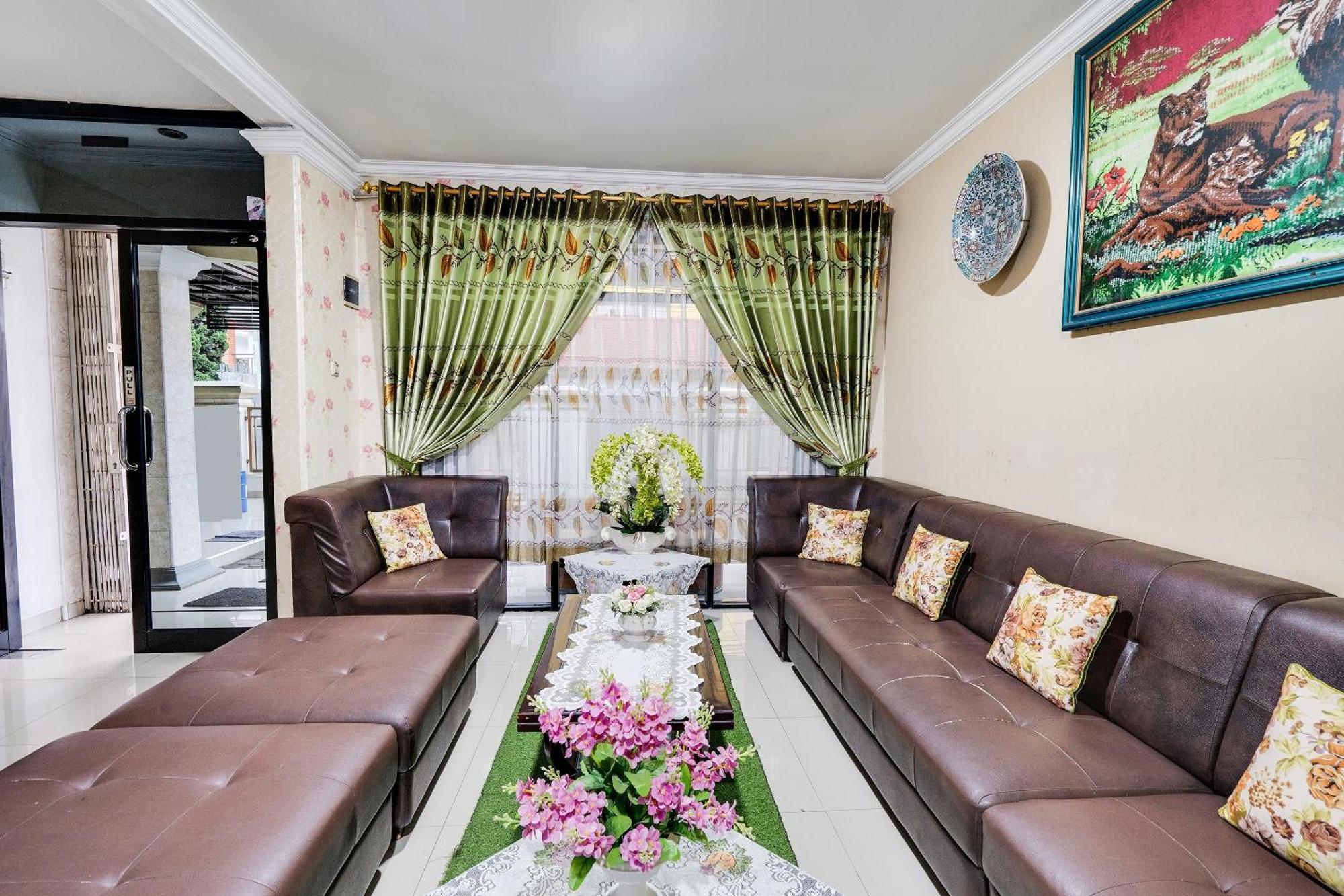 Oyo Life 91994 Sawerigading Jatinangor Syariah Hotel Sayang ภายนอก รูปภาพ