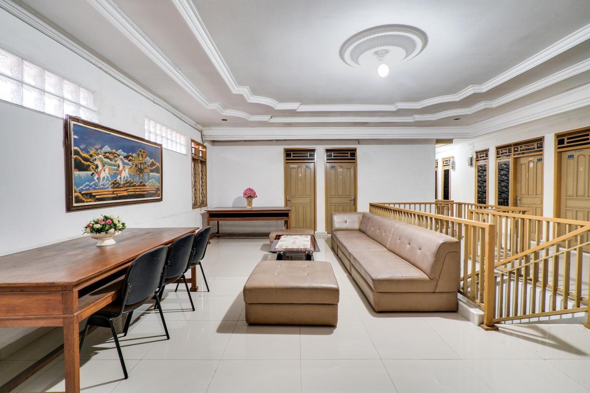 Oyo Life 91994 Sawerigading Jatinangor Syariah Hotel Sayang ภายนอก รูปภาพ