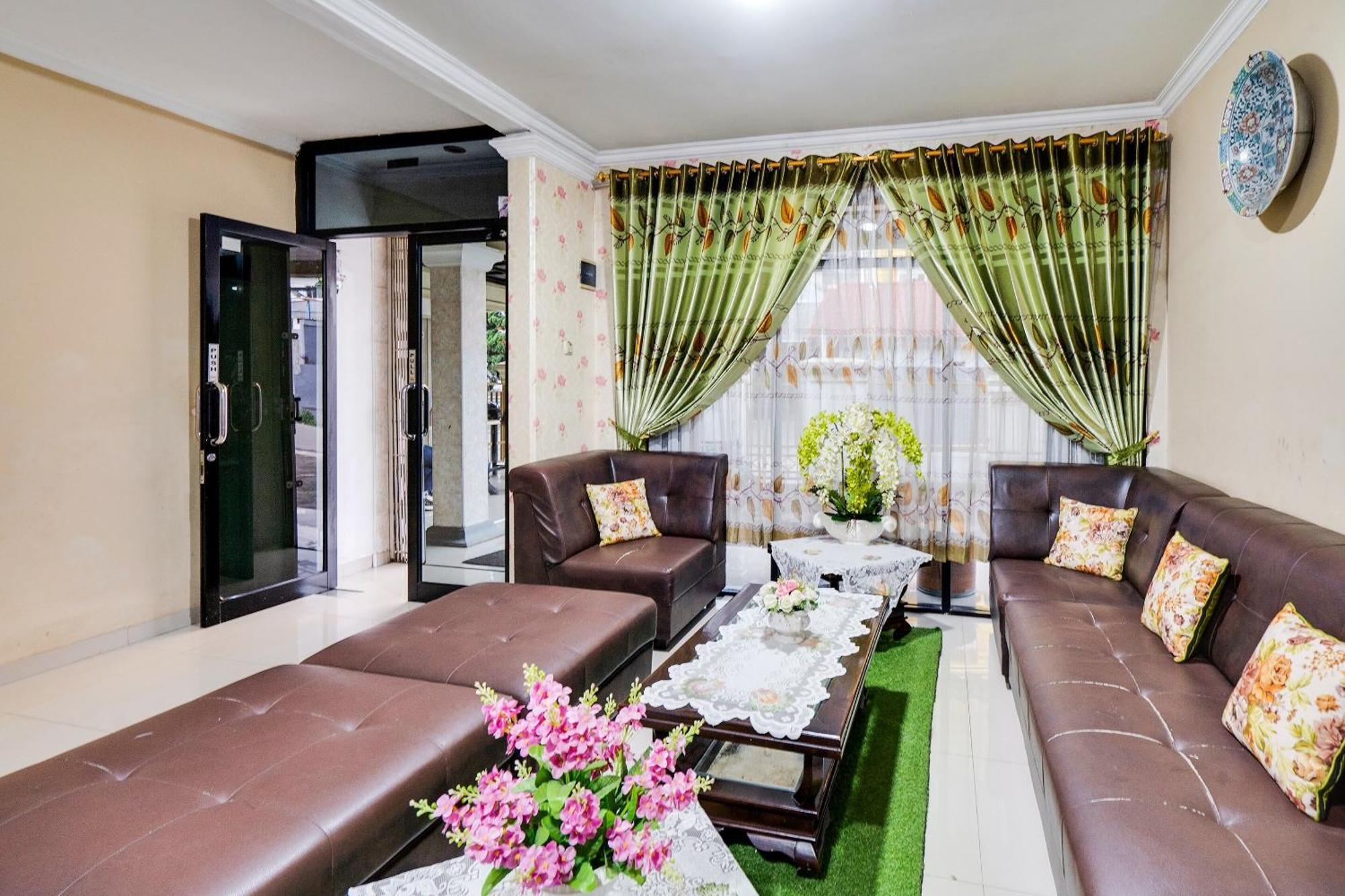 Oyo Life 91994 Sawerigading Jatinangor Syariah Hotel Sayang ภายนอก รูปภาพ